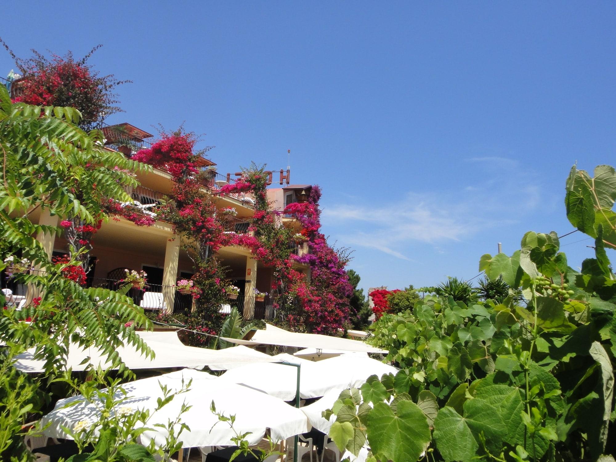 Hotel Domus De Janas Sul Mare Bari Sardo Exterior foto